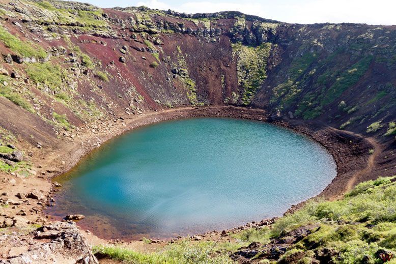 Cráter Kerid, uno de los mejores lugares que ver en el Círculo Dorado de Islandia