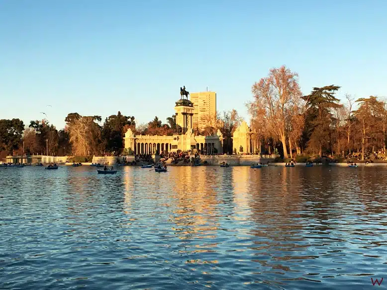 El Estanque Grande del Retiro, uno de los lugares que ver en el Retiro