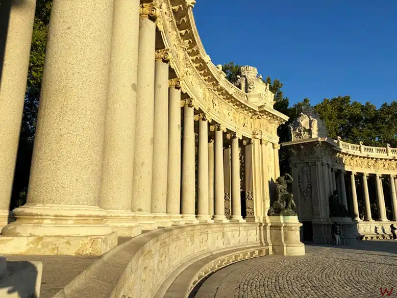 Disfruta viendo la vida pasar en El Retiro, una de las mejores cosas que hacer en el Retiro