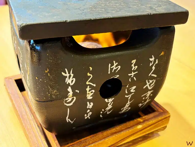 Plancha japonesa para hacer en Tonkatsu en uno de los mejores restaurantes donde comer en Tokio
