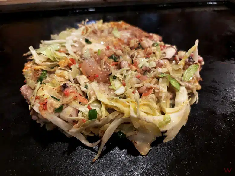 Okonomiyaki en uno de los mejores restaurantes de Tokio