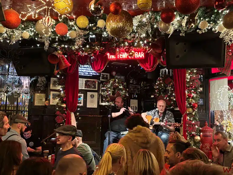 Música en directo en The Temple Bar Pub, uno de los mejores pubs de Dublín