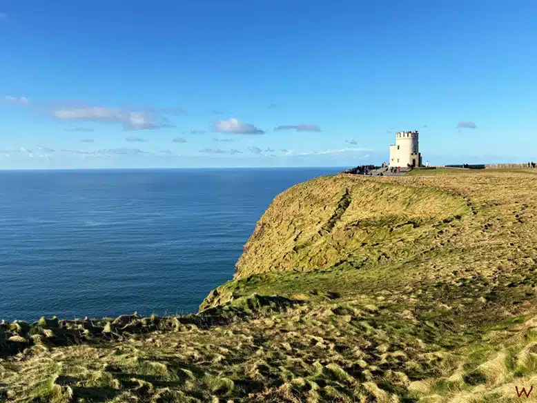 La Torre O'Brien al visitar los acantilados de Moher
