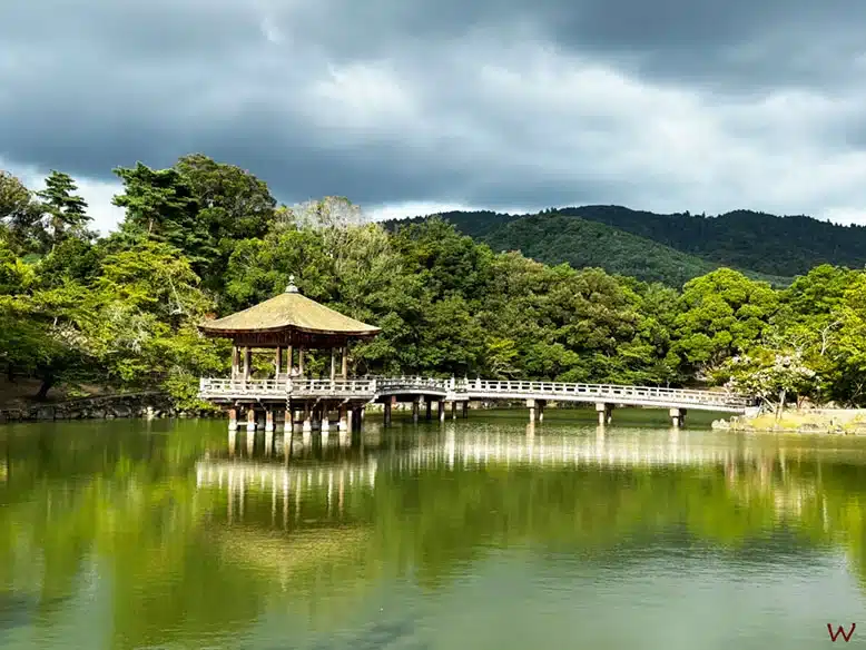 El Pabellón Ukimido al visitar el parque de Nara y sus templos