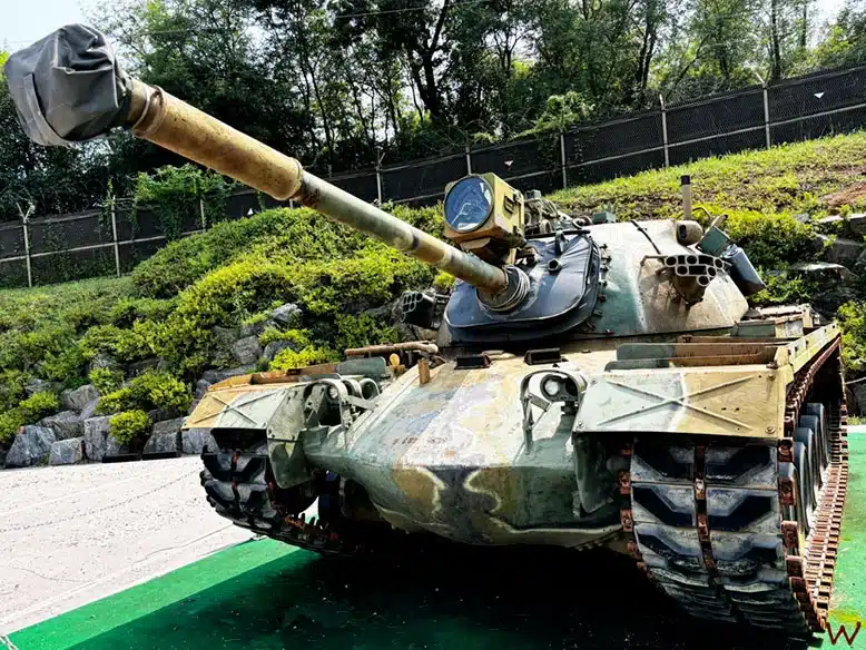 Un tanque M48A3 de la Guerra de Corea al visitar la Zona Desmilitarizada de Corea DMZ
