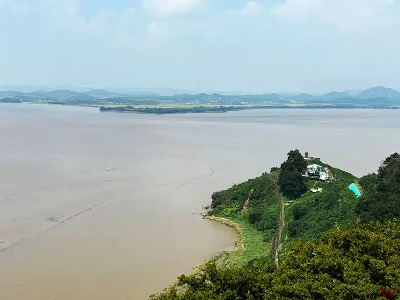 Vistas de Corea del Norte en nuestra excursión a la Zona Desmilitarizada de Corea