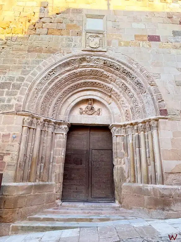 El pórtico de la Iglesia de Santiago en Sigüenza
