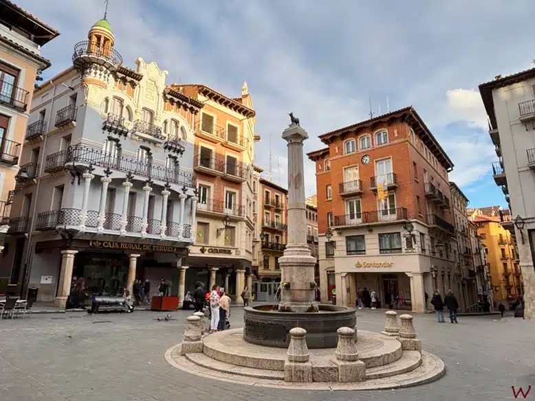 La Plaza del Torico, uno de los lugares que ver en Teruel en unfin de semana