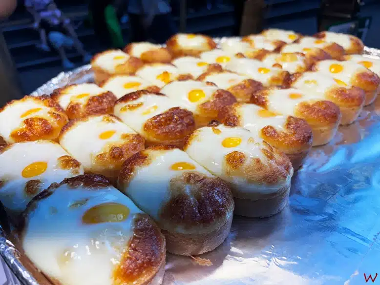 Street Food en el mercado de Myeong-dong de Seúl en nuestra ruta por Japón y Corea
