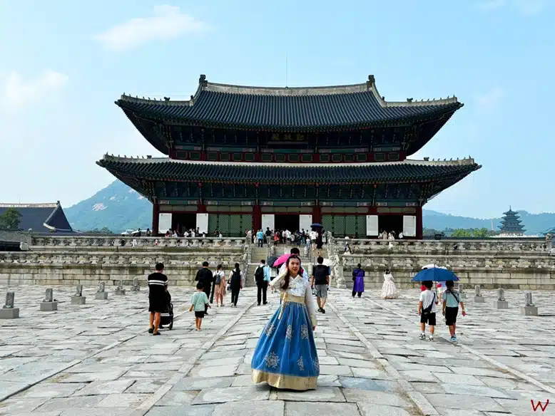 Geunjeongjeon es el salón del trono del Palacio