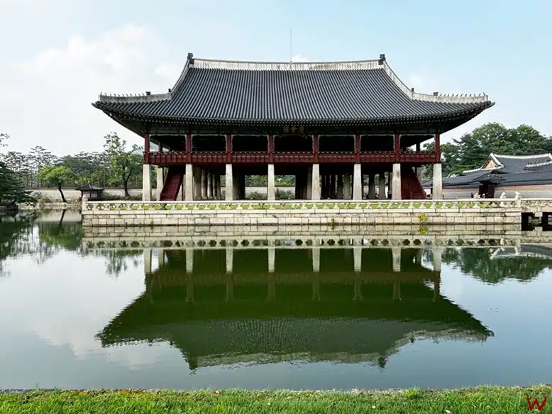 El pabellón Gyeonghoeru, uno de los más bonitos que ver en Seúl