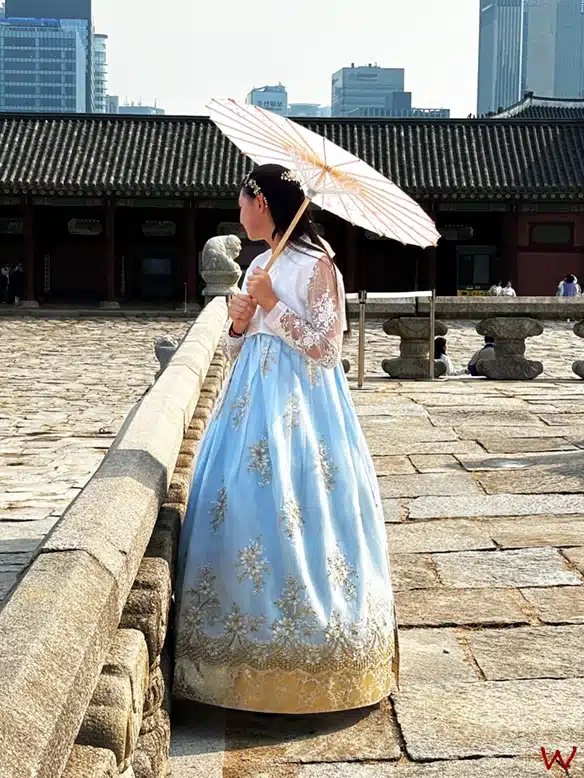 Traje tradicional coreano en en nuestra ruta por Japón y Corea