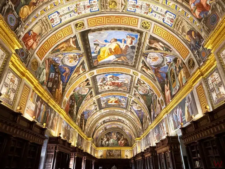 La biblioteca al visitar el Monasterio de El Escorial