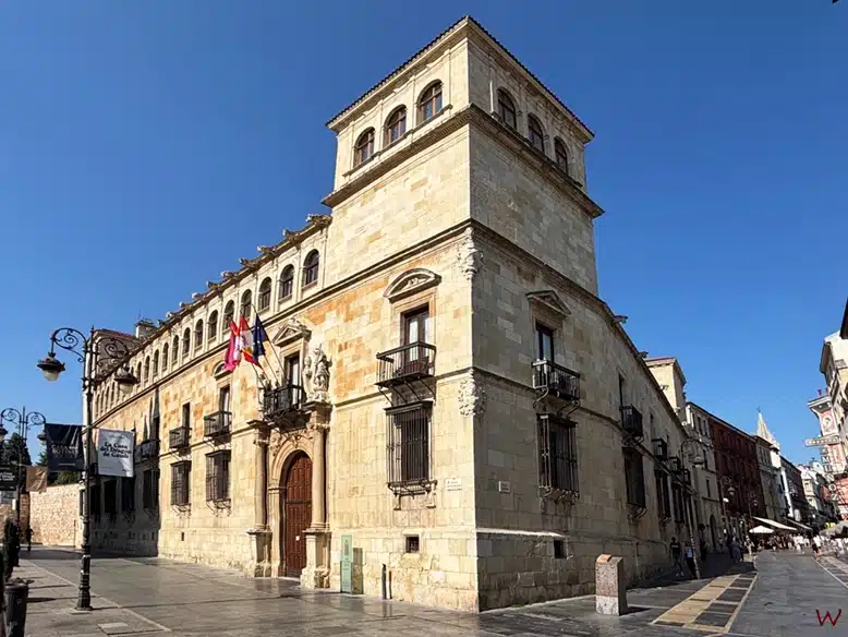 El Palacio de los Guzmanes, uno de los lugares que visitar en León