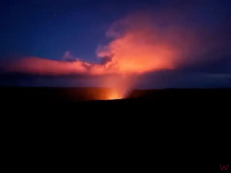 Resplandor del volcán Kilauea en Hawaii