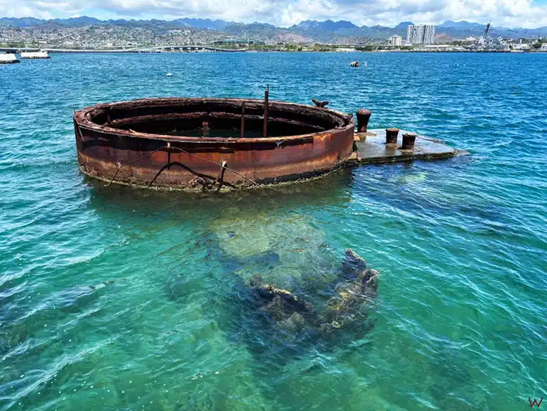 Una torreta de ametralladoras en el USS Arizona