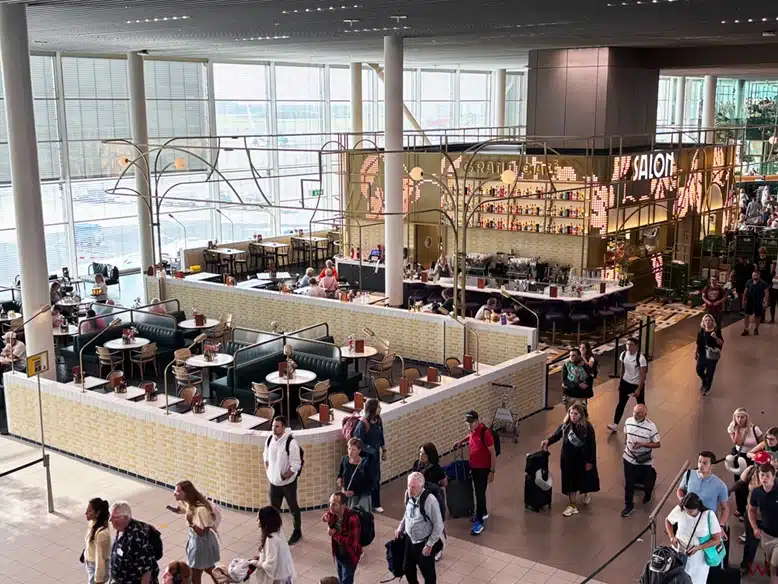 El Aeropuerto de Schiphol en Ámsterdam para saber cómo ir desde el aeropuerto de Ámsterdam al centro