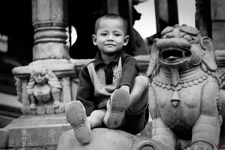 Las miradas de un niño en Katmandu
